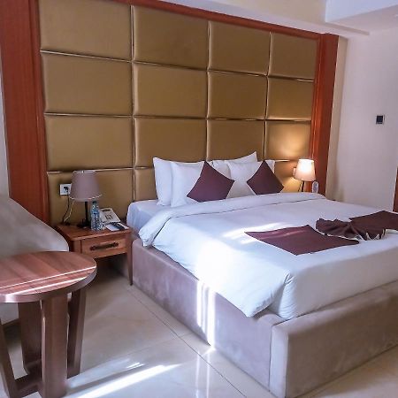 Summerset Continental Hotel By Usuma Mobushipe Exterior photo