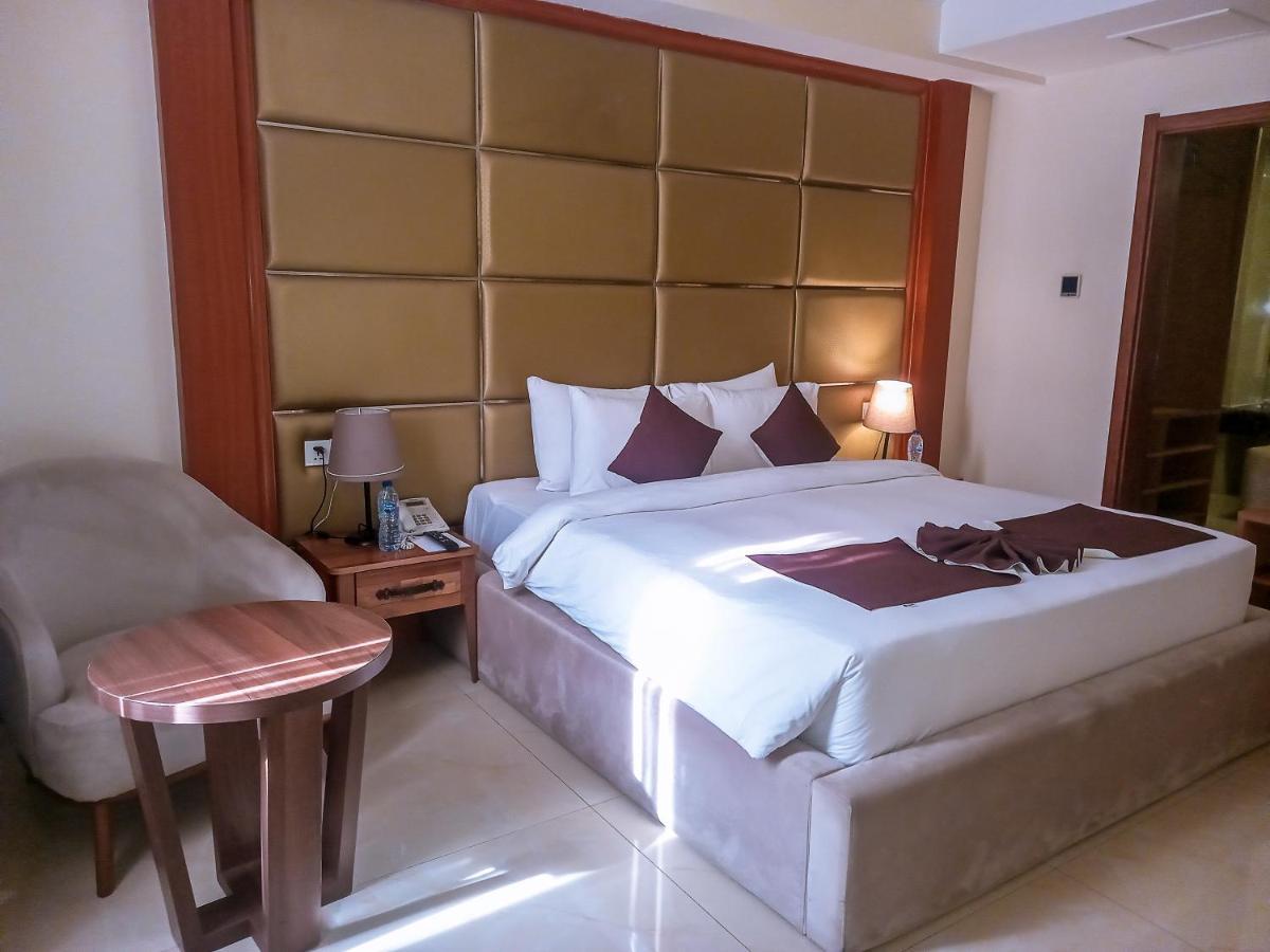 Summerset Continental Hotel By Usuma Mobushipe Exterior photo