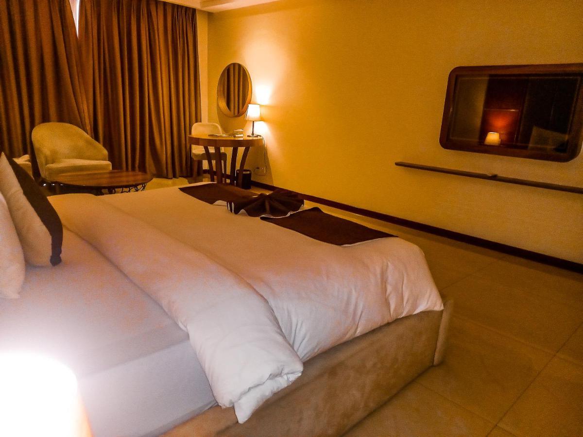 Summerset Continental Hotel By Usuma Mobushipe Exterior photo