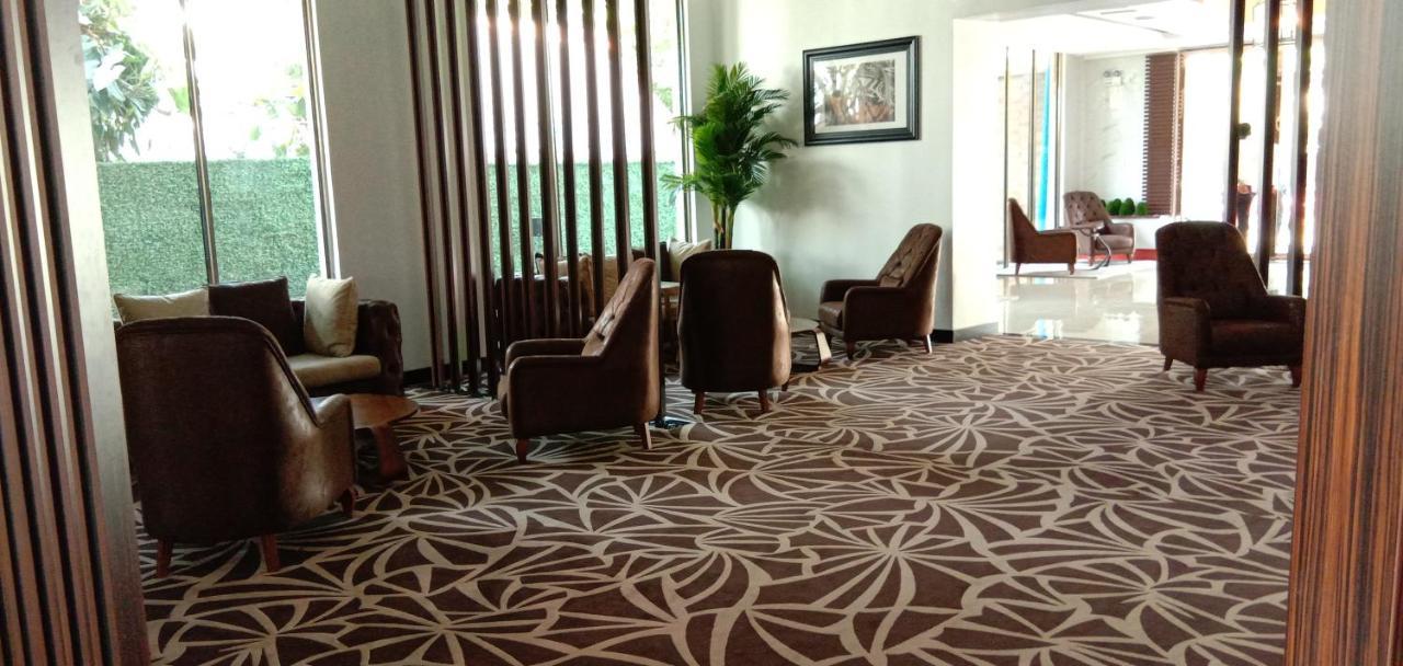 Summerset Continental Hotel By Usuma Mobushipe Exterior photo