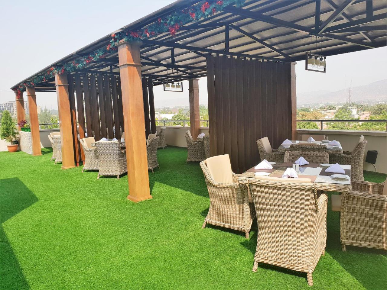 Summerset Continental Hotel By Usuma Mobushipe Exterior photo